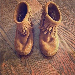 Girls shoes
